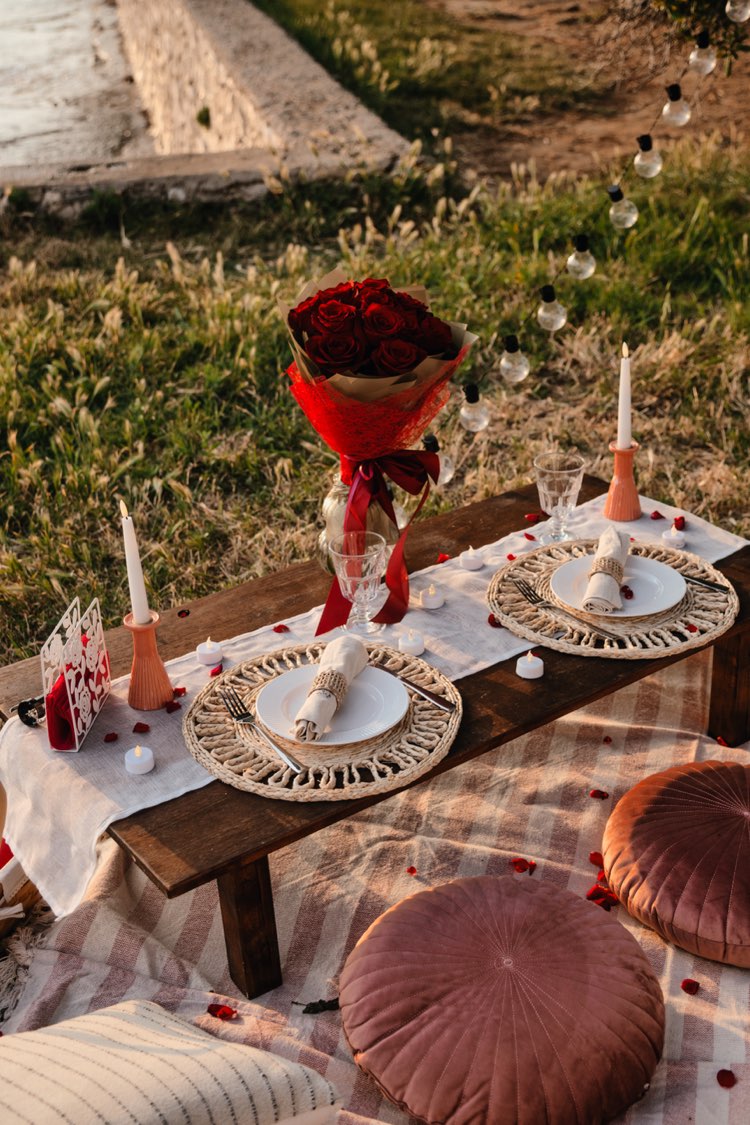 Standard Picnic for two — 2 guests · 2 hours · €50